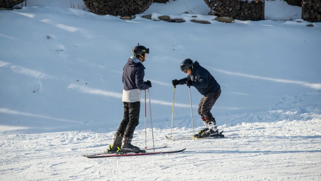 Family skiing Gulmarg