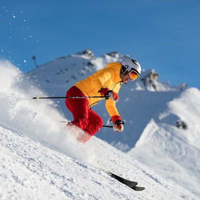 Skiing in Gulmarg skiing on slopes